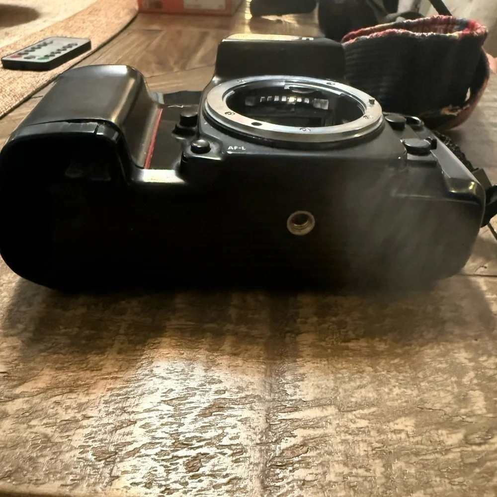 Nikon F-801 Black DSLR 35mm Film Camera Body Only Untested - Picture 2 of 3